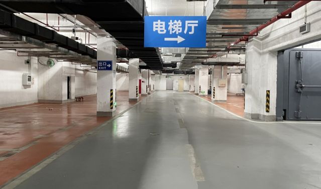 二层 停车场.jpg